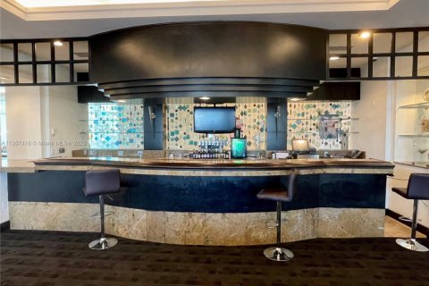 Hotel en venta en Fort Lauderdale, Florida, 1 dormitorio, 50.91 m2 № 1698335 - foto 26