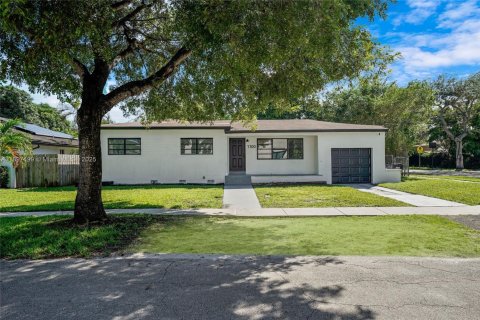 Casa en venta en North Miami Beach, Florida, 3 dormitorios, 124.02 m2 № 1949629 - foto 1