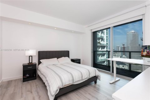 Condo in Miami, Florida, 2 bedrooms  № 2369777 - photo 15