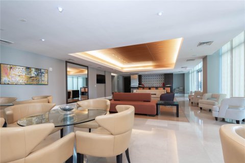 Condo in Miami, Florida, 2 bedrooms  № 2369777 - photo 28