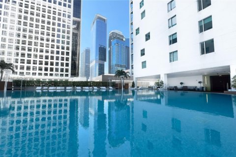 Condo in Miami, Florida, 2 bedrooms  № 2369777 - photo 9