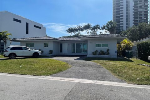 Casa en venta en Miami Beach, Florida, 3 dormitorios, 184.97 m2 № 1074866 - foto 1