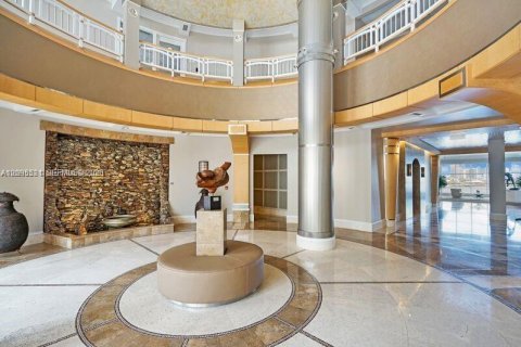 Condo in Miami, Florida, 3 bedrooms  № 2392107