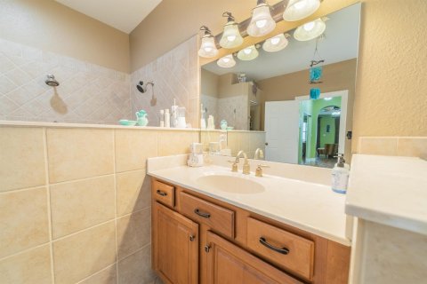 Casa en venta en Okeechobee, Florida, 3 dormitorios, 332.4 m2 № 2248509 - foto 28
