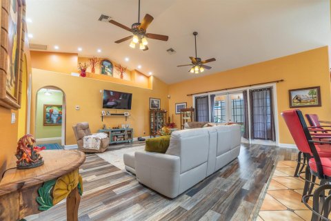 Casa en venta en Okeechobee, Florida, 3 dormitorios, 332.4 m2 № 2248509 - foto 10