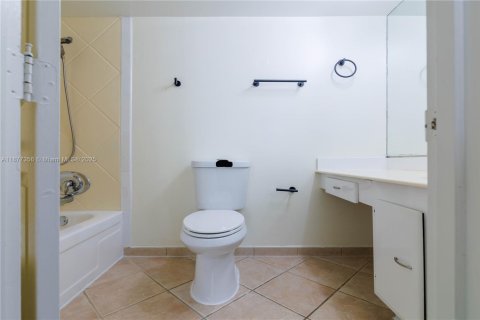 Снять в аренду кондоминиум в Майами-Бич, Флорида 2 спальни, 123.19м2, № 1924169 - фото 23