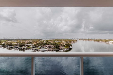 Снять в аренду кондоминиум в Майами-Бич, Флорида 2 спальни, 123.19м2, № 1924169 - фото 13