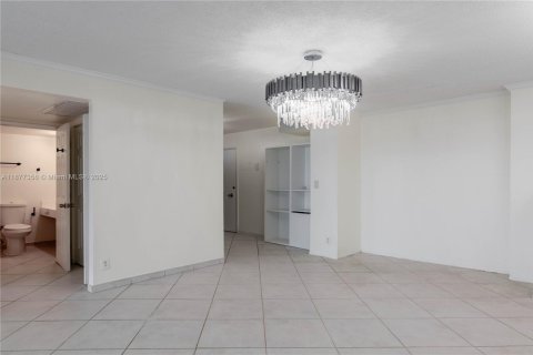 Снять в аренду кондоминиум в Майами-Бич, Флорида 2 спальни, 123.19м2, № 1924169 - фото 17