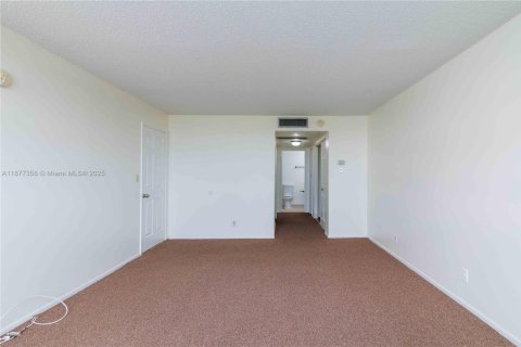 Снять в аренду кондоминиум в Майами-Бич, Флорида 2 спальни, 123.19м2, № 1924169 - фото 19