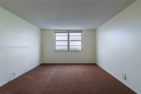 Снять в аренду кондоминиум в Майами-Бич, Флорида 2 спальни, 123.19м2, № 1924169 - фото 27