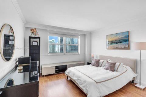 Condo in Miami, Florida, 1 bedroom  № 2264903 - photo 10