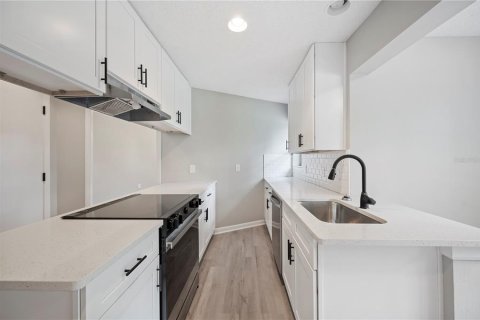 Casa en venta en Frostproof, Florida, 5 dormitorios, 217.95 m2 № 1919191 - foto 12