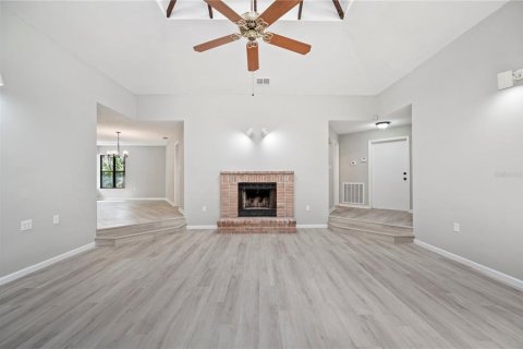 Casa en venta en Frostproof, Florida, 5 dormitorios, 217.95 m2 № 1919191 - foto 9