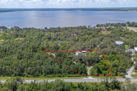 Casa en venta en Frostproof, Florida, 5 dormitorios, 217.95 m2 № 1919191 - foto 1
