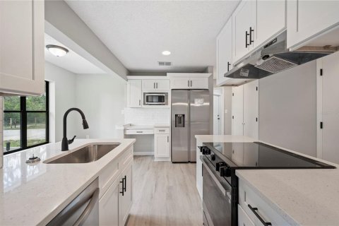 Casa en venta en Frostproof, Florida, 5 dormitorios, 217.95 m2 № 1919191 - foto 13