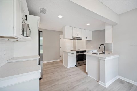 Casa en venta en Frostproof, Florida, 5 dormitorios, 217.95 m2 № 1919191 - foto 10