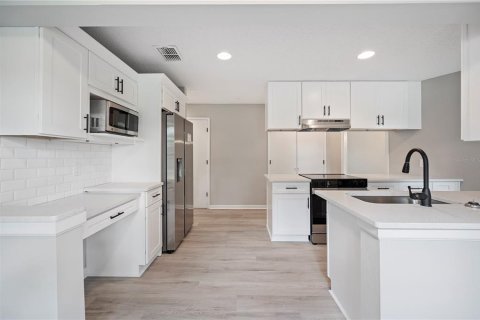 Casa en venta en Frostproof, Florida, 5 dormitorios, 217.95 m2 № 1919191 - foto 11