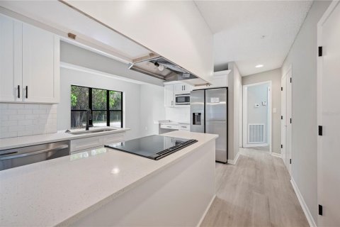 Casa en venta en Frostproof, Florida, 5 dormitorios, 217.95 m2 № 1919191 - foto 14