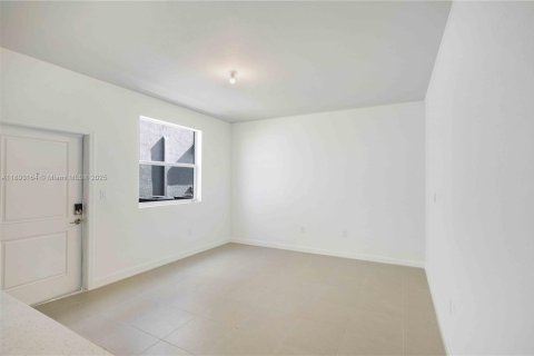 Снять в аренду квартиру в Майами, Флорида 1 спальня, № 1945226 - фото 8