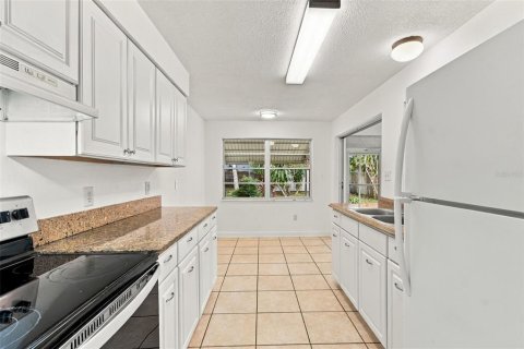 Casa en venta en Clearwater, Florida, 2 dormitorios, 89.19 m2 № 2419978 - foto 9