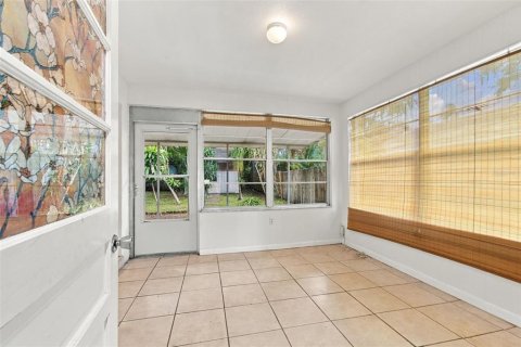 Casa en venta en Clearwater, Florida, 2 dormitorios, 89.19 m2 № 2419978 - foto 16