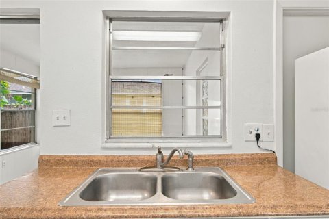 Casa en venta en Clearwater, Florida, 2 dormitorios, 89.19 m2 № 2419978 - foto 11