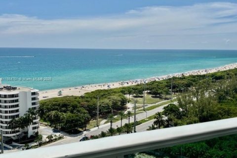 Condo in Sunny Isles Beach, Florida, 2 bedrooms  № 1892785 - photo 1