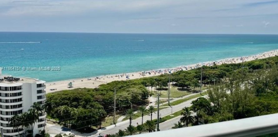 Condo in Sunny Isles Beach, Florida, 2 bedrooms  № 1892785