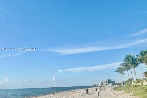 Condo in Sunny Isles Beach, Florida, 2 bedrooms  № 1892785 - photo 19