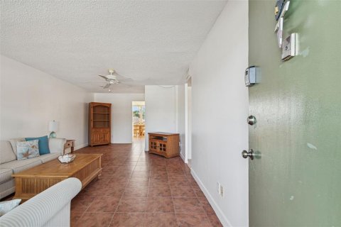 Condominio en venta en Saint Petersburg, Florida, 2 dormitorios, 96.15 m2 № 2102832 - foto 6