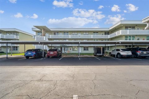 Condominio en venta en Saint Petersburg, Florida, 2 dormitorios, 96.15 m2 № 2102832 - foto 5