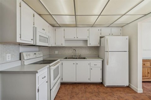 Condominio en venta en Saint Petersburg, Florida, 2 dormitorios, 96.15 m2 № 2102832 - foto 14