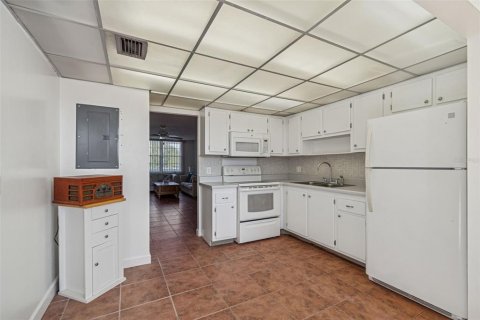Condominio en venta en Saint Petersburg, Florida, 2 dormitorios, 96.15 m2 № 2102832 - foto 15