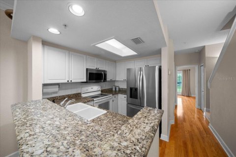 Townhouse in Oldsmar, Florida 3 bedrooms, 170.38 sq.m. № 2226010 - photo 9