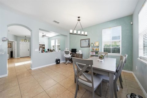 Townhouse in Saint Cloud, Florida 3 bedrooms, 170.94 sq.m. № 2419859 - photo 14