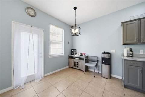 Townhouse in Saint Cloud, Florida 3 bedrooms, 170.94 sq.m. № 2419859 - photo 12