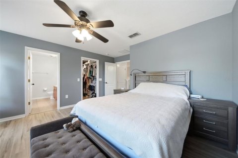 Townhouse in Saint Cloud, Florida 3 bedrooms, 170.94 sq.m. № 2419859 - photo 16