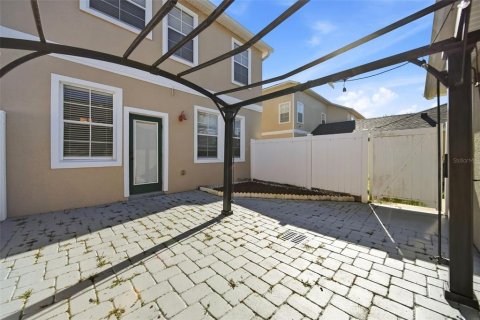 Townhouse in Saint Cloud, Florida 3 bedrooms, 170.94 sq.m. № 2419859 - photo 29