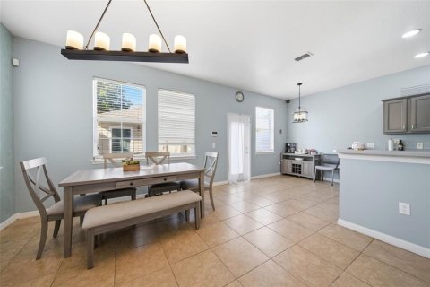Townhouse in Saint Cloud, Florida 3 bedrooms, 170.94 sq.m. № 2419859 - photo 13