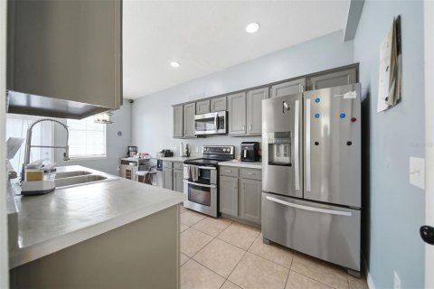 Townhouse in Saint Cloud, Florida 3 bedrooms, 170.94 sq.m. № 2419859 - photo 9