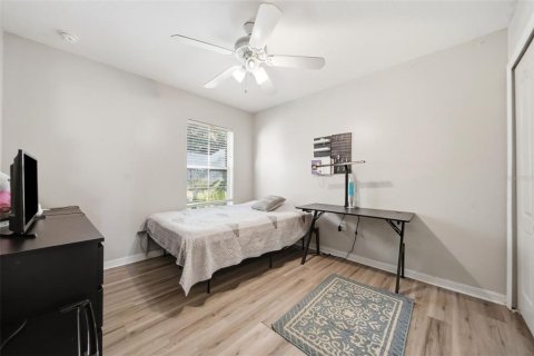 Townhouse in Saint Cloud, Florida 3 bedrooms, 170.94 sq.m. № 2419859 - photo 24
