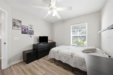 Townhouse in Saint Cloud, Florida 3 bedrooms, 170.94 sq.m. № 2419859 - photo 23