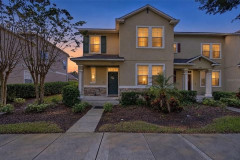 Townhouse in Saint Cloud, Florida 3 bedrooms, 170.94 sq.m. № 2419859 - photo 2