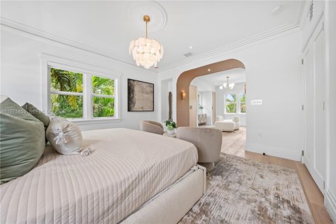 House in Miami, Florida 4 bedrooms, 304.72 sq.m. № 2069722 - photo 26