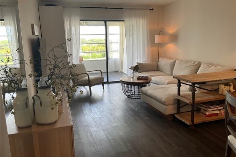 Condo in Boca Raton, Florida, 1 bedroom  № 1886526 - photo 5