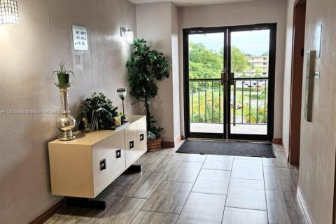 Condo in Boca Raton, Florida, 1 bedroom  № 1886526 - photo 12