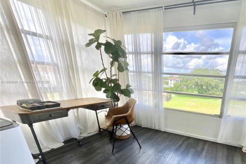 Condo in Boca Raton, Florida, 1 bedroom  № 1886526 - photo 6