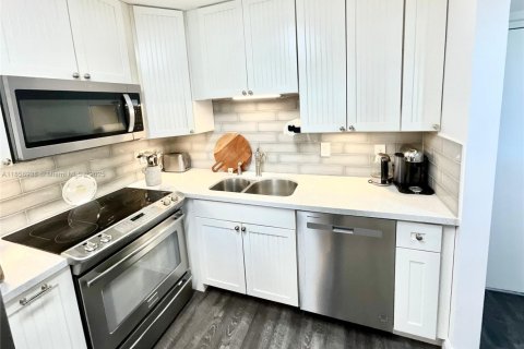 Condo in Boca Raton, Florida, 1 bedroom  № 1886526 - photo 2