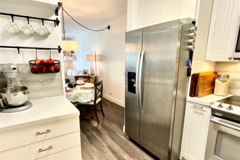 Condo in Boca Raton, Florida, 1 bedroom  № 1886526 - photo 3