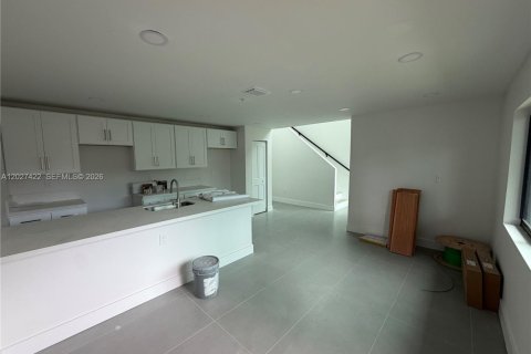 Immobilier commercial à vendre à Miami, Floride: 703.27 m2 № 2257663 - photo 20
